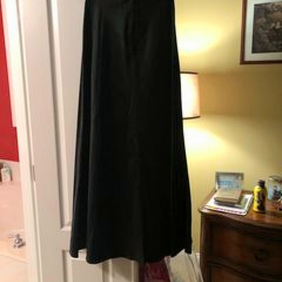 Michaelangelo, 2-piece set. Strapless top with a sequin design and long skirt. - Picture 2 of 3